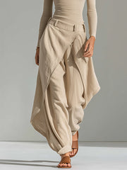 Delphine | Conjunto de blusa beige con cuello barco y pantalones anchos con volantes