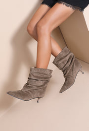 Botines Elly Cortos Estilo Slouchy - Taupe