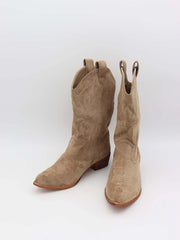 Alicia | Botas de vaquero Bassau en imitación de gamuza color beige