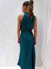 Irene | Elegante vestido de cuello halter azul