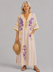 Aurelia | Vestido Maxi con Escote en V, Manga Corta y Estampado Floral a Rayas