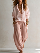 Capucine | Camisa blanca holgada y pantalón Lantern verde oliva