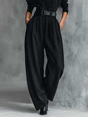 Noëlla | Conjunto de blusa con cuello rodado negro y pantalón recto